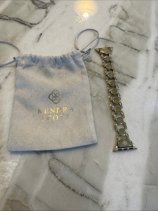 Kendra Scott Jewelry - Kendra Scott Davis Gold Link Apple Watch Band